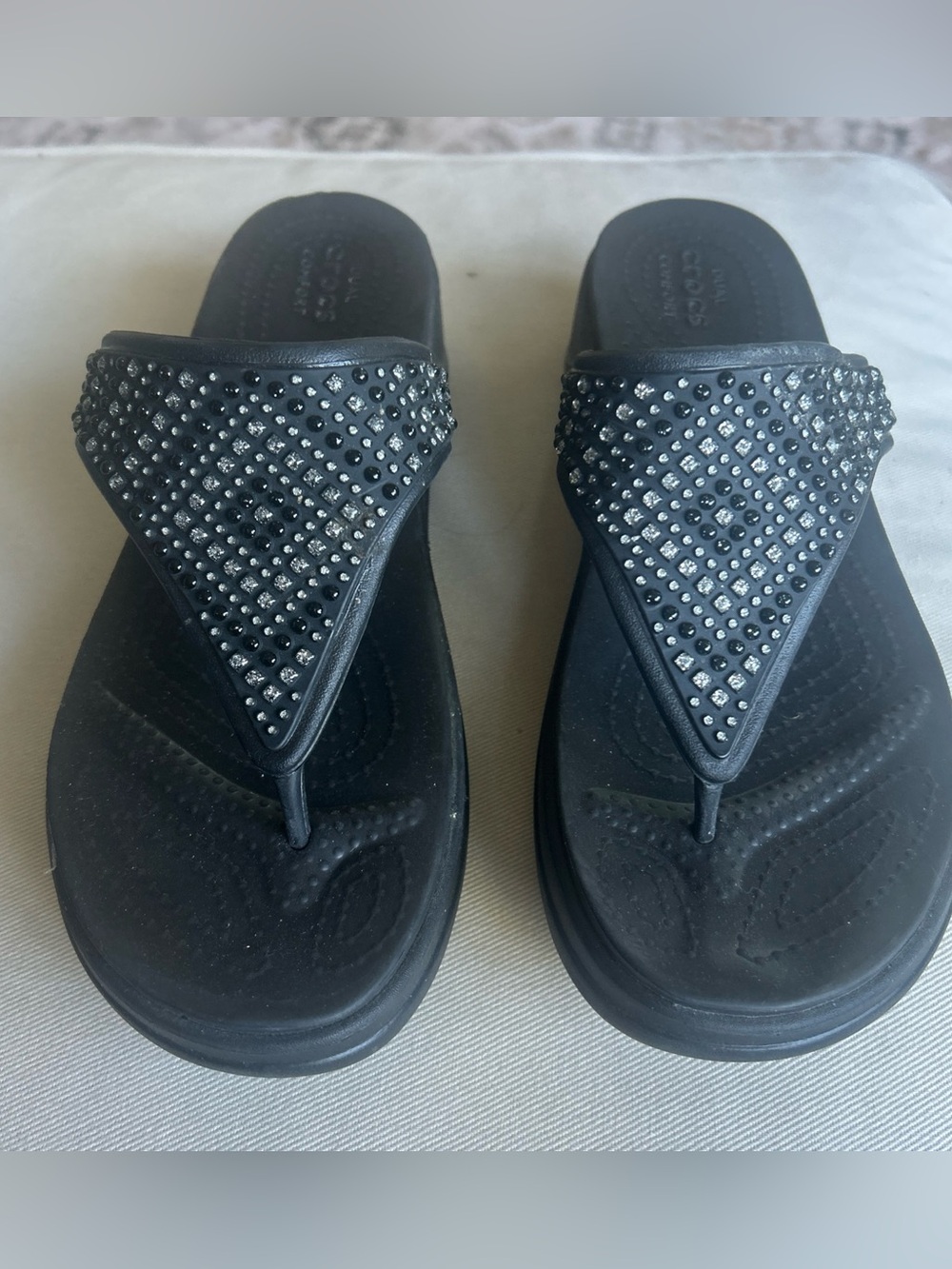 Crocs Monterey Shimmer Wedge Flip Flops Black Dual Comfort Sandals NWOT Size W10